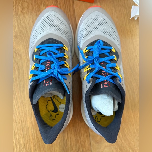 WMNS Air Zoom Pegasus 36 Trail _ 8.5 - Picture 5 of 9